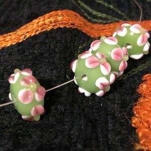 Lampwork Glass Round Bead Green with pink/white flowers, Set of 4